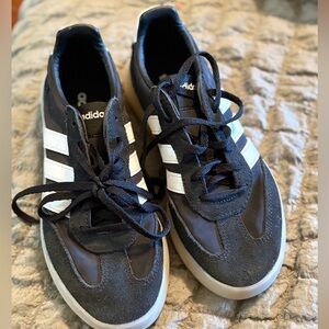 Adidas Kids Size 4 Black White Sneakers Leather Suede Gum Sole Youth Unisex (s8)